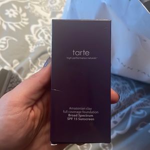 Tarte Amazonian clay light-medium honey